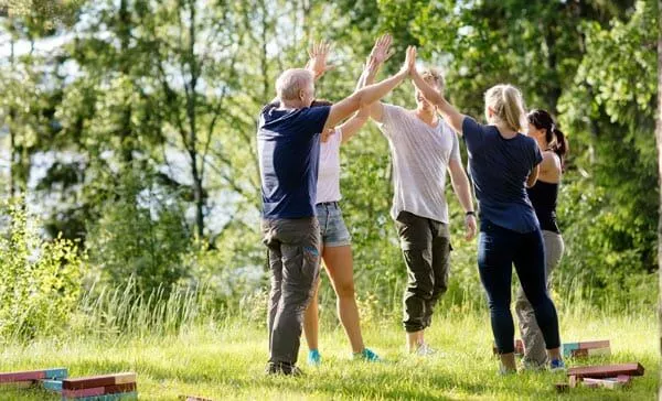 Teambildung mit Outdoor-/Indoor-Events